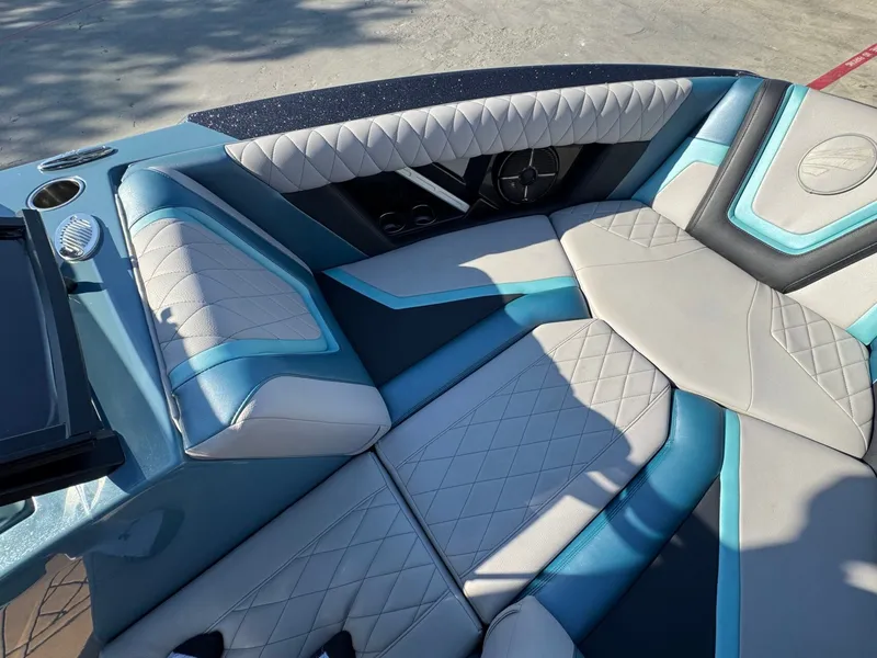 Slide: The Image of Tigé 23ZX 2022 - 20