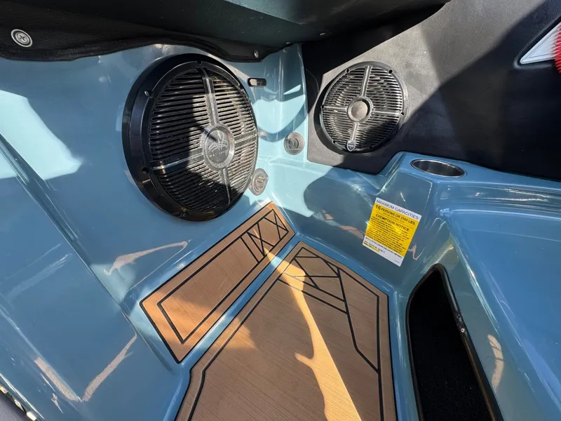 Slide: The Image of Tigé 23ZX 2022 - 25