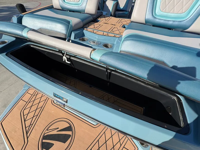 Slide: The Image of Tigé 23ZX 2022 - 30