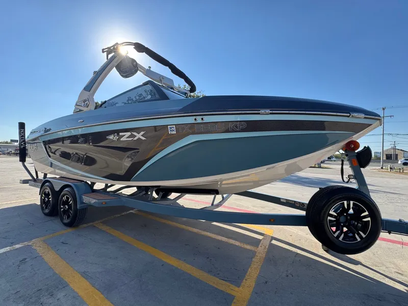 Slide: The Image of Tigé 23ZX 2022 - 7