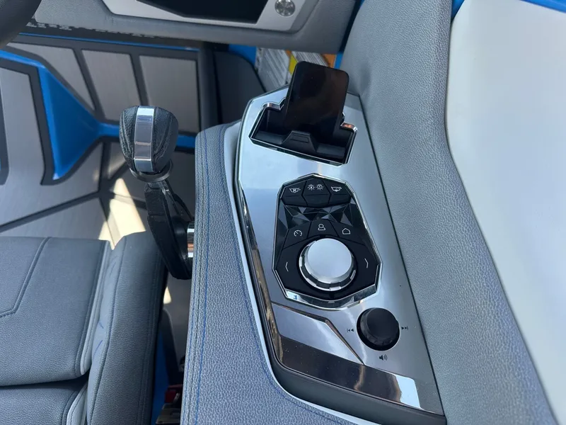 Slide: The Image of Nautique Super Air Nautique G23 Paragon 2026 - 24