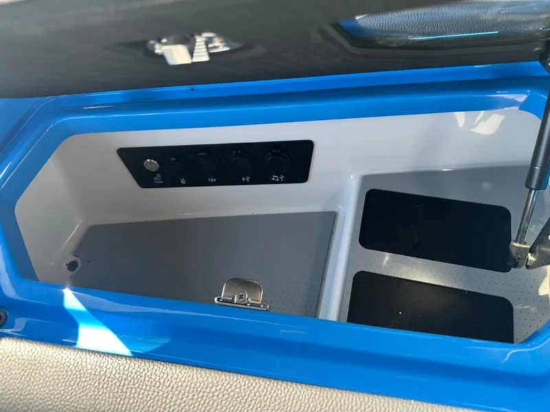 Slide: The Image of Nautique Super Air Nautique G23 Paragon 2026 - 28