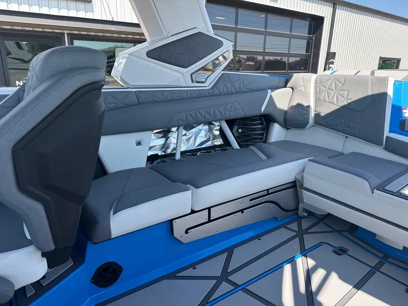 Slide: The Image of Nautique Super Air Nautique G23 Paragon 2026 - 34