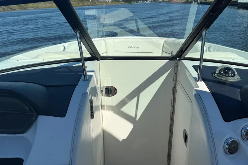 Slide: The Image of Engine compartment of a 2006 Sea Ray 270 SLX with MerCruiser engine. - 27