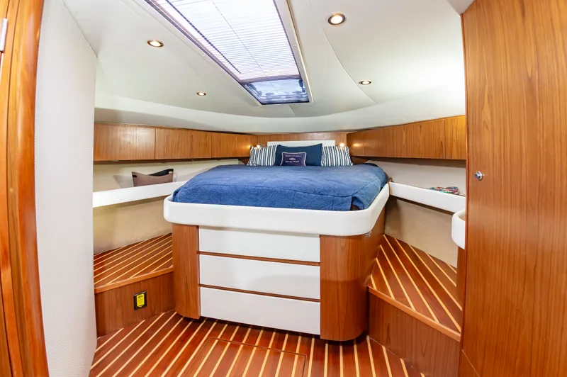 Slide: The Image of Tiara 39 Coronet 2015 - 35