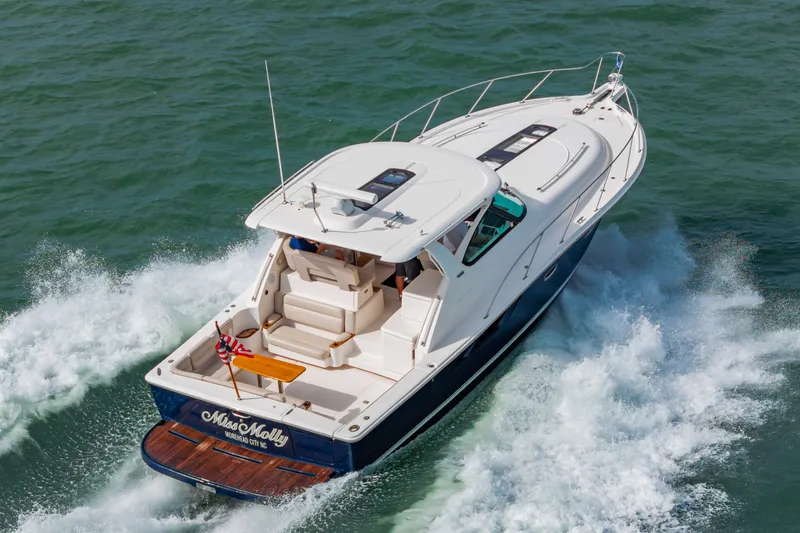 Slide: The Image of Tiara 39 Coronet 2015 - 5