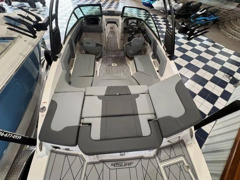 Slide: The Image of Chaparral GTS 3 2026 - 28