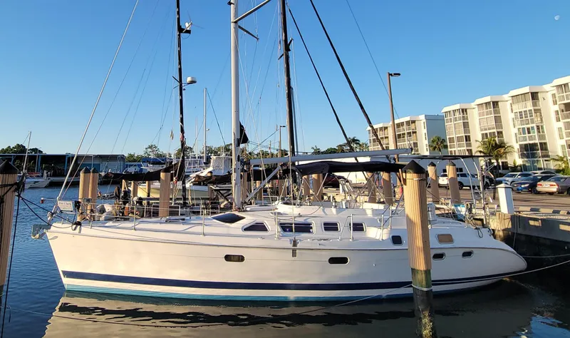 The Image of 2002 Hunter 450 Passage - 'Pura Vida' - 0