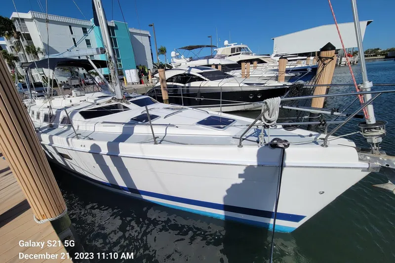 Slide: The Image of 2002 Hunter 450 Passage - Starboard Bow - 3