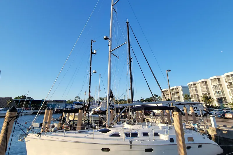 Slide: The Image of 2002 Hunter 450 Passage - 'Pura Vida' - 48