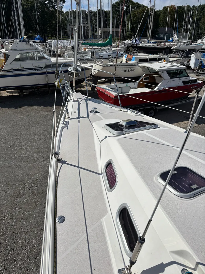 Slide: The Image of Catalina 380 2000 - 18