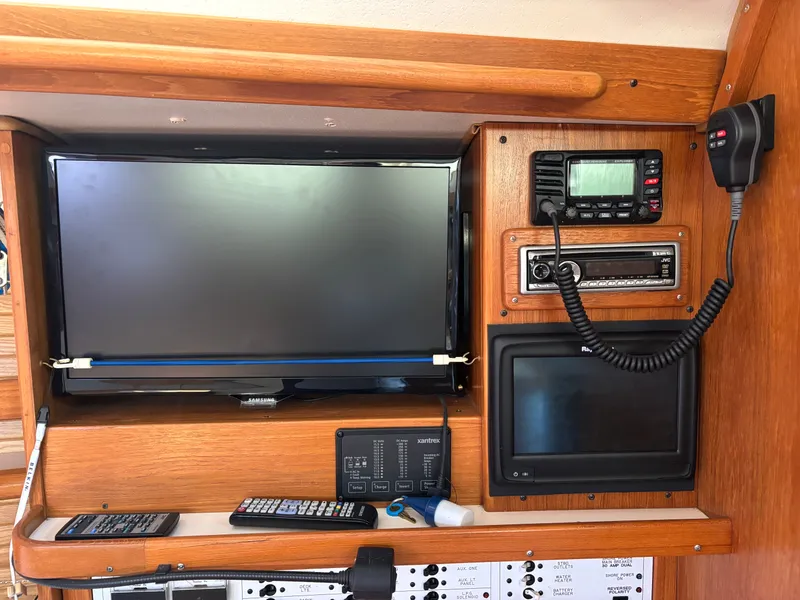 Slide: The Image of Catalina 380 2000 - 50