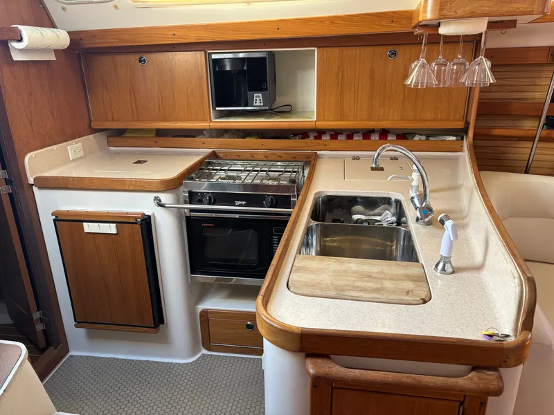 Slide: The Image of Catalina 380 2000 - 64