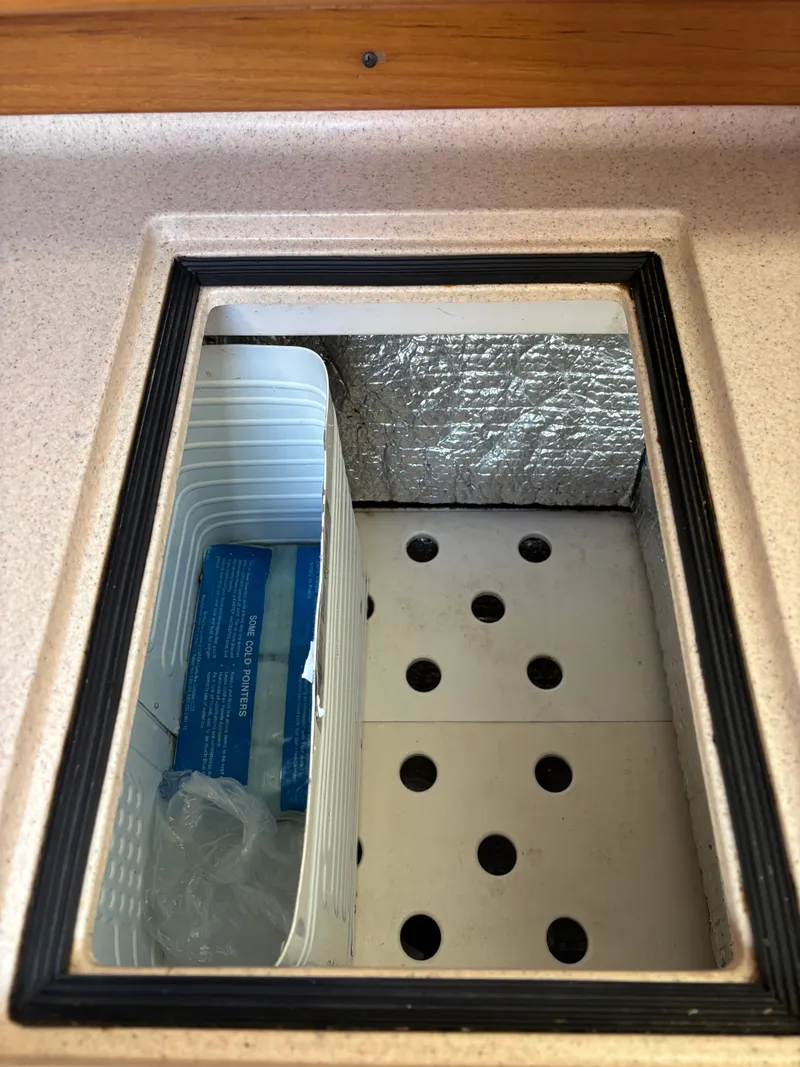 Slide: The Image of Catalina 380 2000 - 68