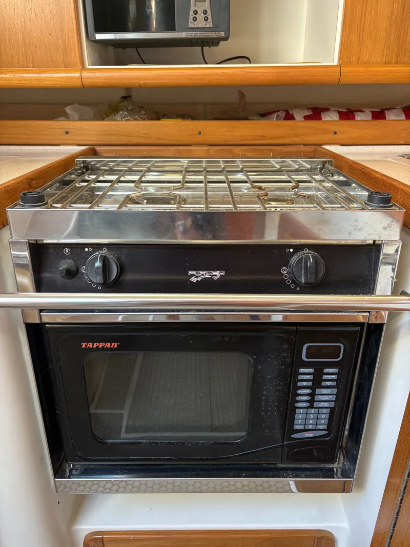 Slide: The Image of Catalina 380 2000 - 73