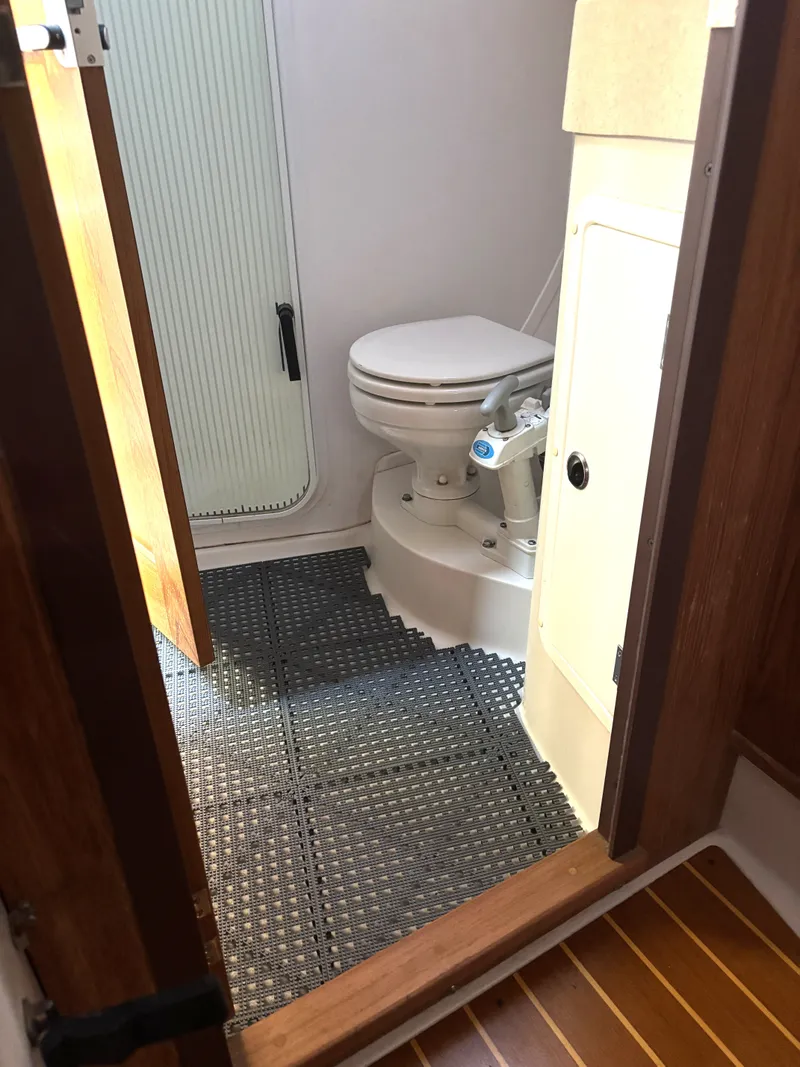 Slide: The Image of Catalina 380 2000 - 85