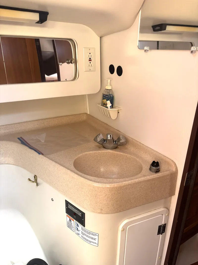 Slide: The Image of Catalina 380 2000 - 90