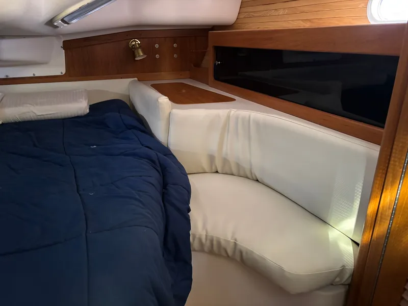 Slide: The Image of Catalina 380 2000 - 93