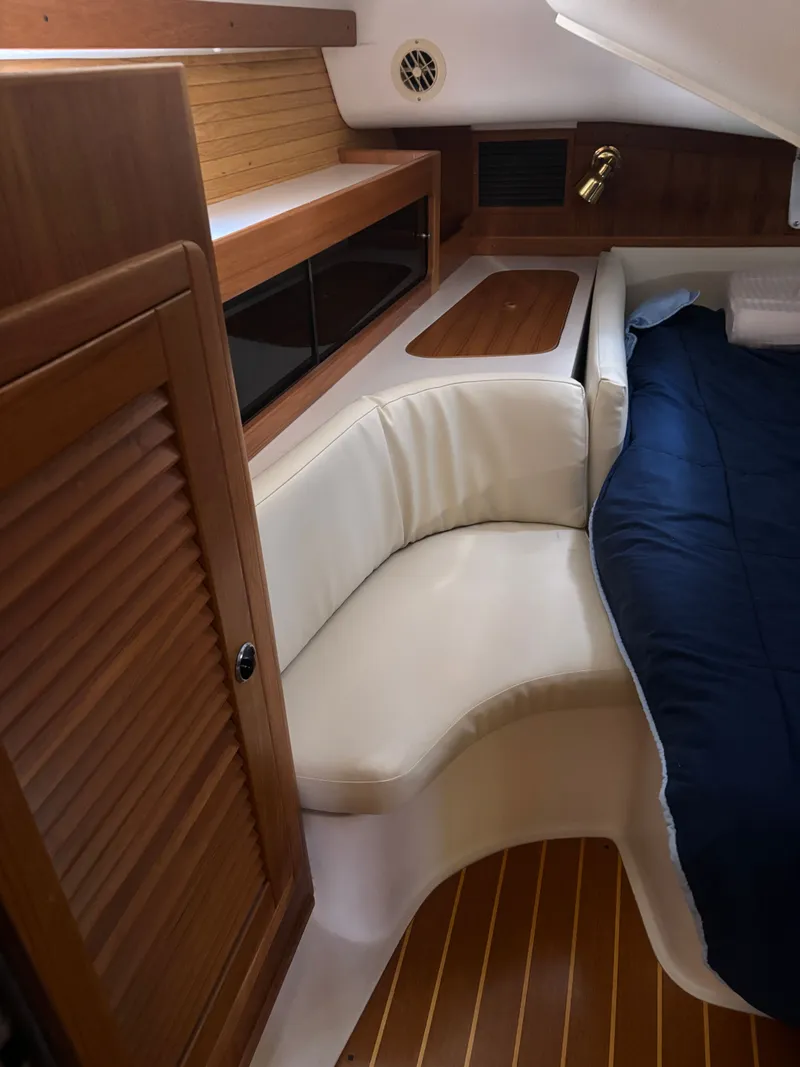 Slide: The Image of Catalina 380 2000 - 99