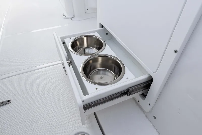 Slide: The Image of Sea Hunt Ultra 285 SE 2026 - 13