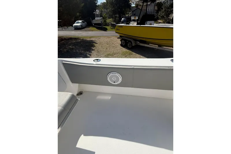 Slide: The Image of Center console of a 2019 Cape Horn 32 XS boat with Garmin displays. - 10