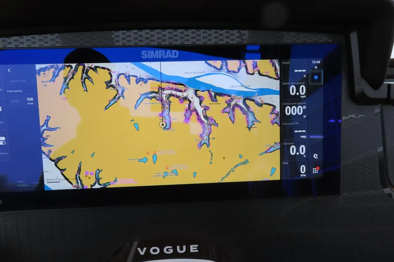 Slide: The Image of Simrad navigation display on 2025 Princecraft Vogue 25 RL boat dashboard. - 18