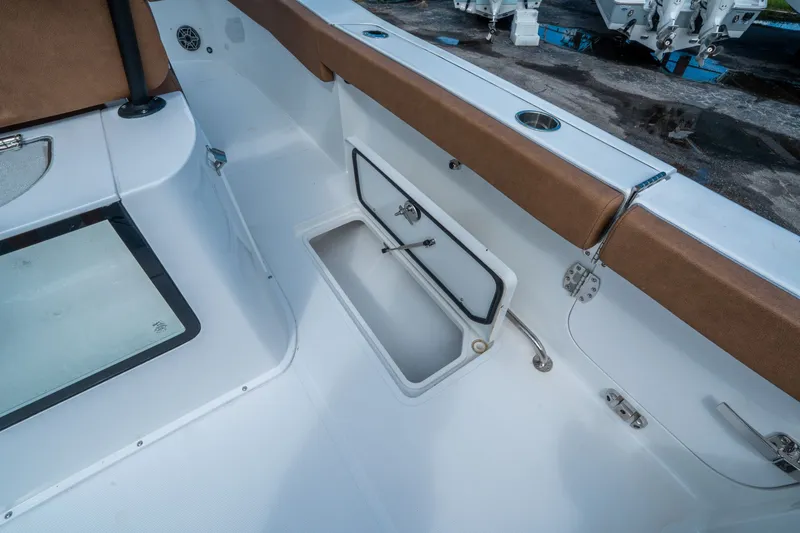 Slide: The Image of Sea Hunt Gamefish 27 Forward Seating 2026 - 15