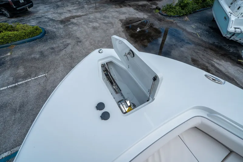 Slide: The Image of Sea Hunt Ultra 285 FS 2026 - 30