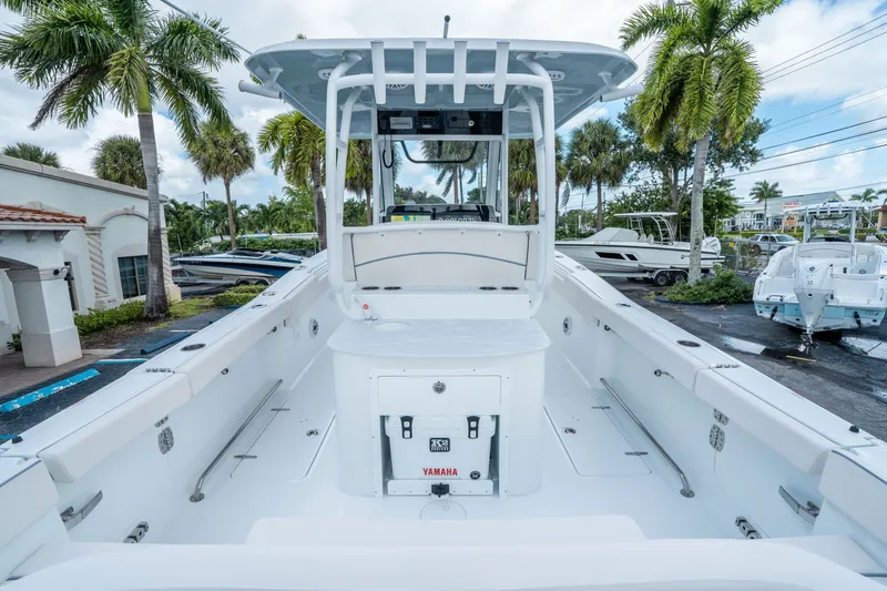 Slide: The Image of Sea Hunt Ultra 285 FS 2026 - 9