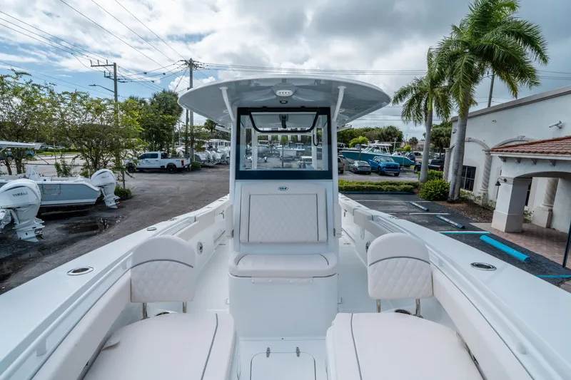 Slide: The Image of Sea Hunt Ultra 285 FS 2026 - 31