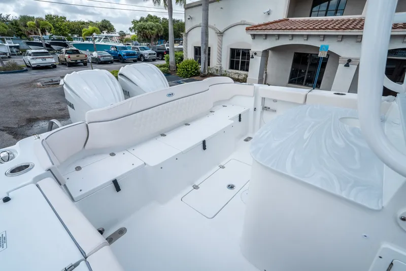 Slide: The Image of Sea Hunt Ultra 285 FS 2026 - 11