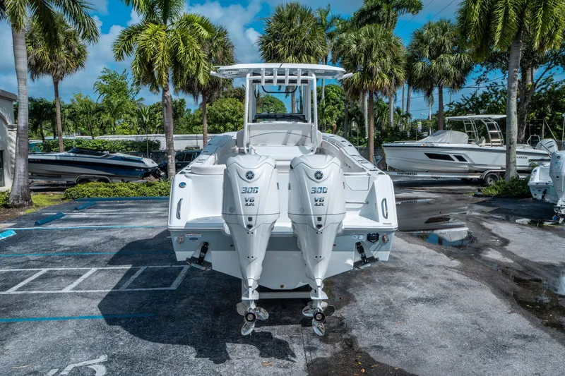 Slide: The Image of Sea Hunt Ultra 285 FS 2026 - 3