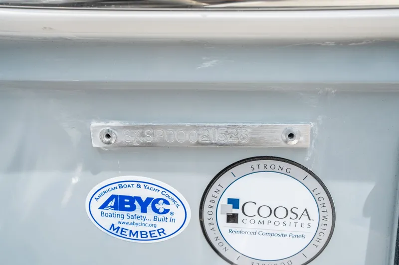 Slide: The Image of Sea Hunt Ultra 285 FS 2026 - 34