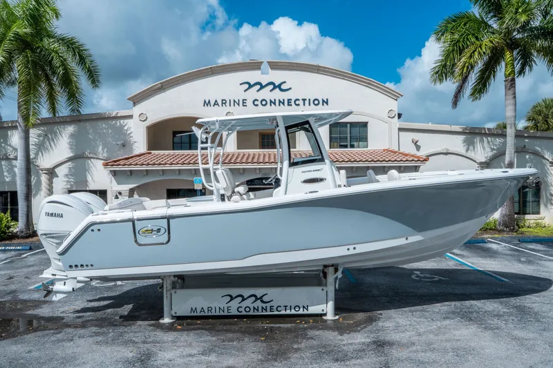 Slide: The Image of Sea Hunt Ultra 285 FS 2026 - 1