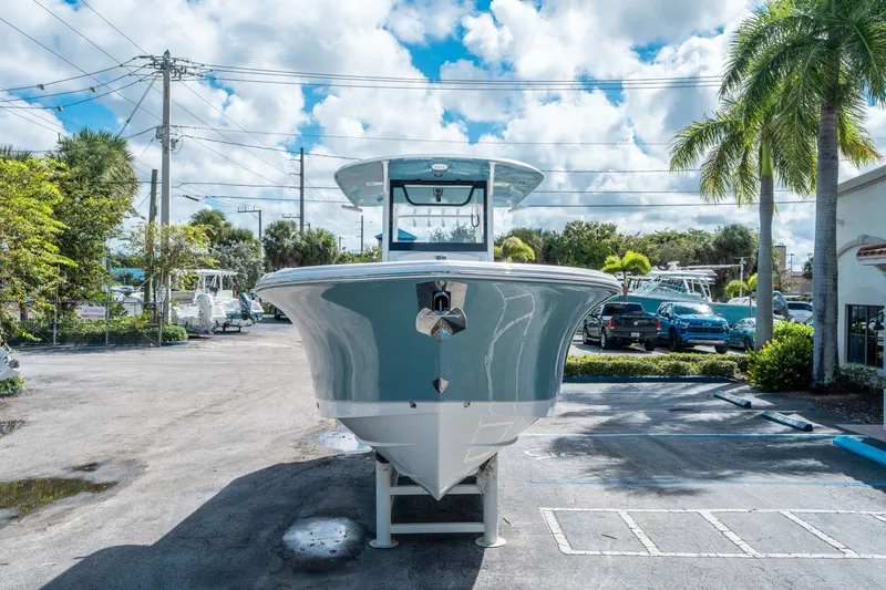 Slide: The Image of Sea Hunt Ultra 285 CB 2026 - 7