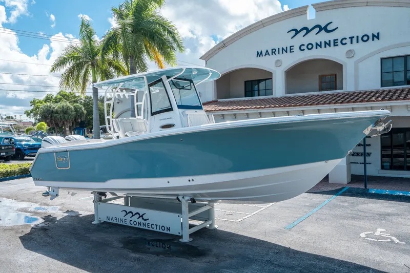 Slide: The Image of Sea Hunt Ultra 285 CB 2026 - 8