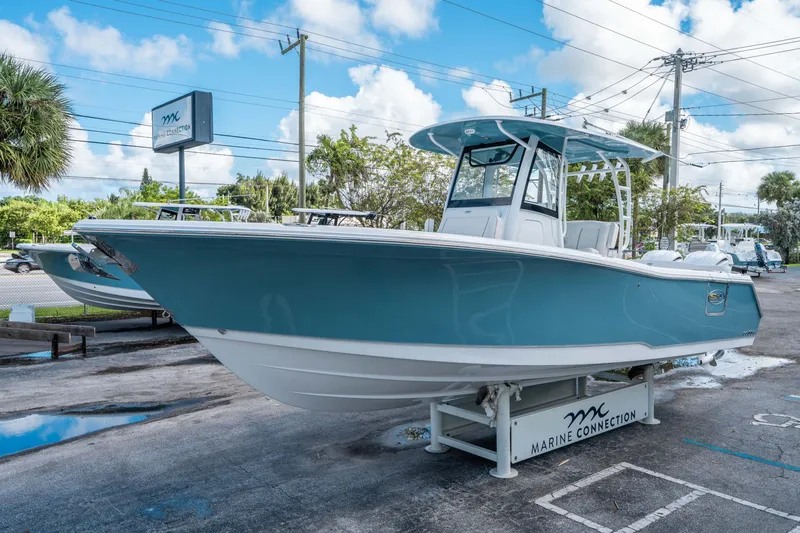 Slide: The Image of Sea Hunt Ultra 285 CB 2026 - 6