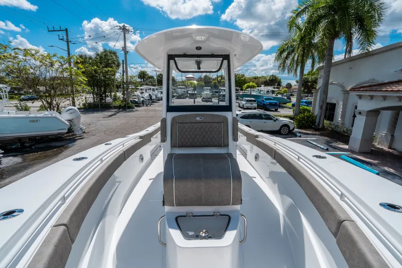 Slide: The Image of Sea Hunt Ultra 275 CB 2026 - 28