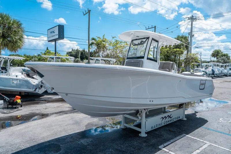 Slide: The Image of Sea Hunt Ultra 275 CB 2026 - 6