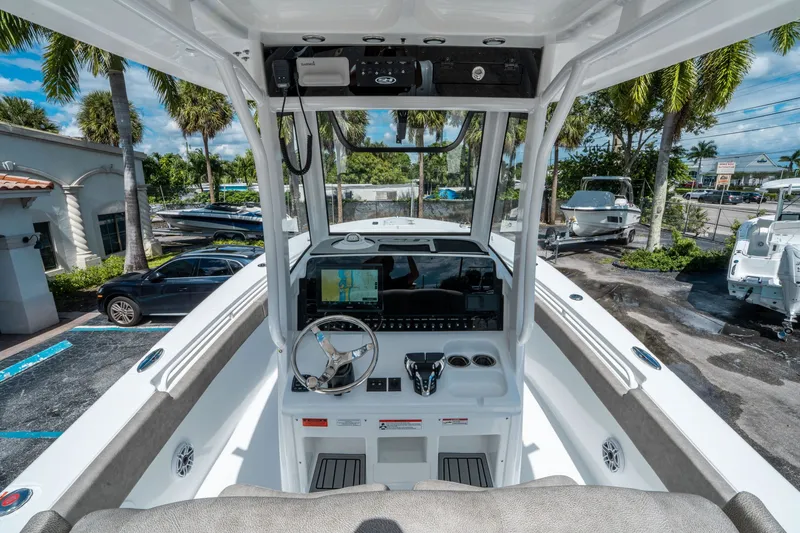 Slide: The Image of Sea Hunt Ultra 275 CB 2026 - 19