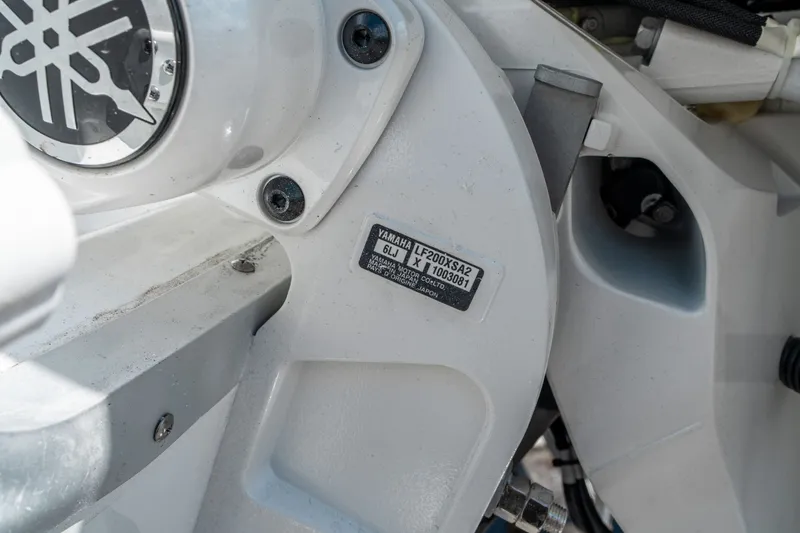 Slide: The Image of Sea Hunt Ultra 275 CB 2026 - 29