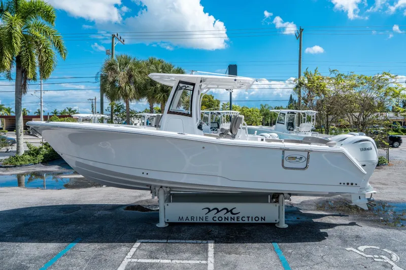 Slide: The Image of Sea Hunt Ultra 275 CB 2026 - 5