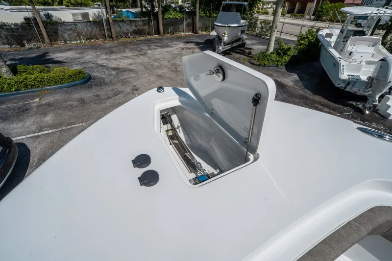 Slide: The Image of Sea Hunt Ultra 275 CB 2026 - 27