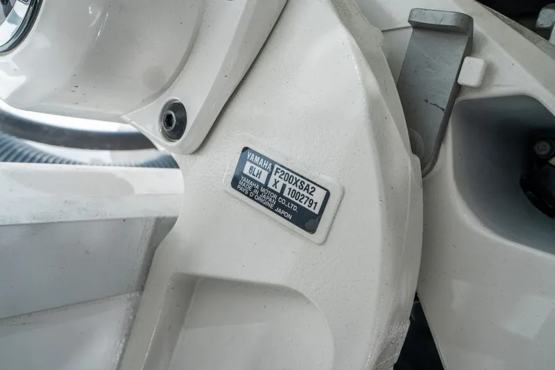 Slide: The Image of Sea Hunt Ultra 275 CB 2026 - 30