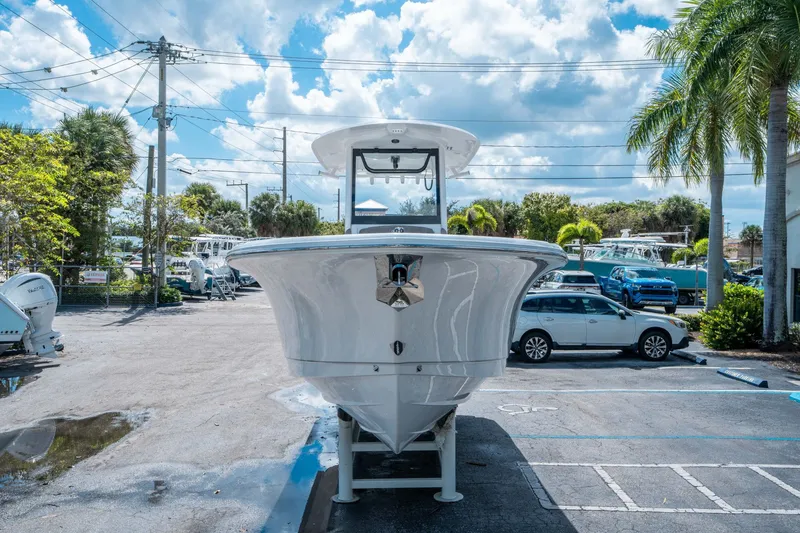 Slide: The Image of Sea Hunt Ultra 275 CB 2026 - 7