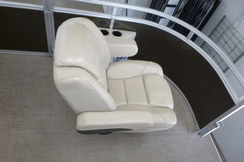 Slide: The Image of Luxurious beige captain's chair on 2024 Sun Tracker SportFish 20 DLX pontoon boat. - 10