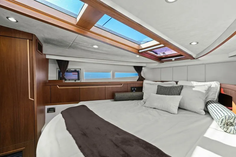 Slide: The Image of Luxurious interior of 2017 Galeon 385 HTS yacht with skylight and modern design. - 37