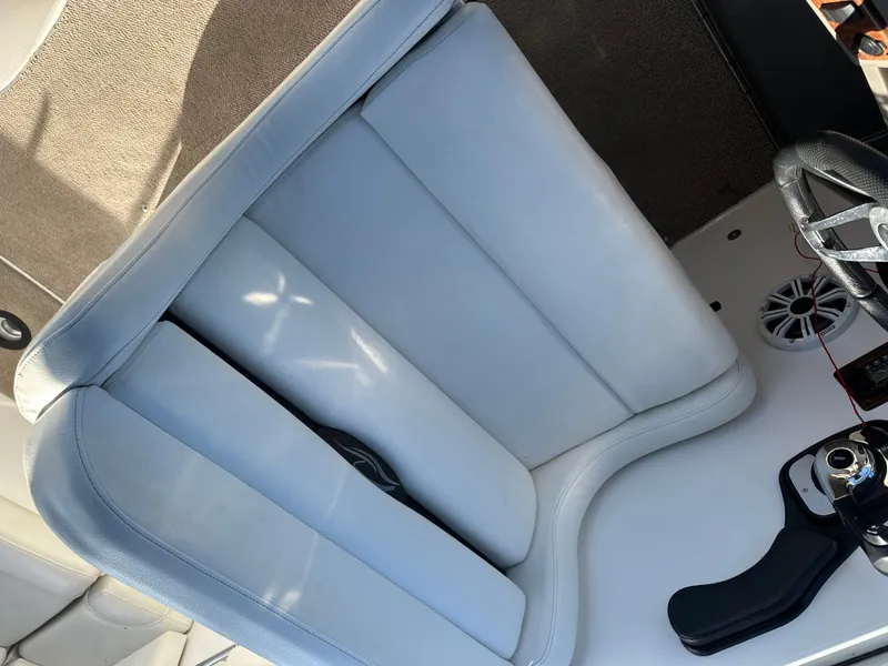 Slide: The Image of Rinker 280 Express Cruiser 2014 - 14