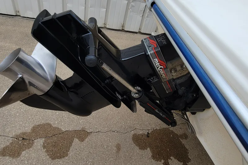 Slide: The Image of 1994 Sea Ray 180 Bow Rider boat with MerCruiser Alpha One outdrive. - 10