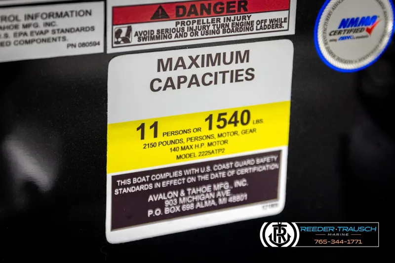 Slide: The Image of Maximum capacity label for Avalon VEN85 VRB 2026, 11 persons or 1540 lbs. - 55